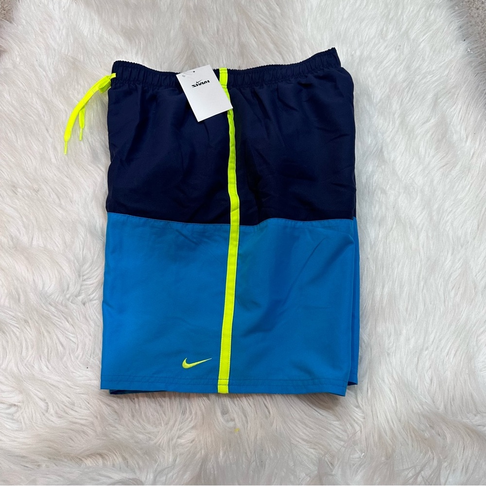 Men’s Medium Nike Swim Trunks